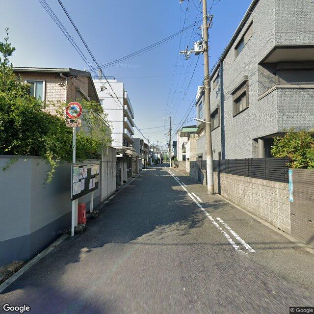 目印5：左折 する 目的地は前方左側です