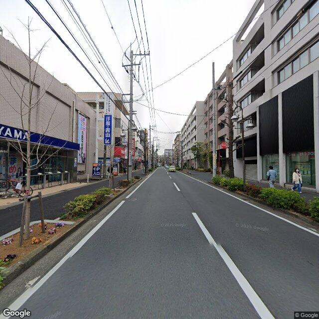 目印8：左折 する 使用が制限されている道路 目的地は前方右側です