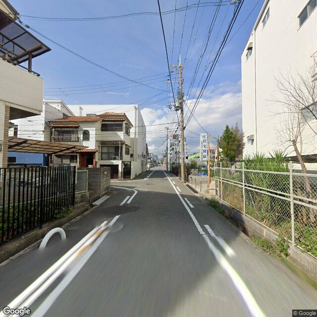 目印8：無限堂 大阪店 厨房館 を目印に、そのまま直進
