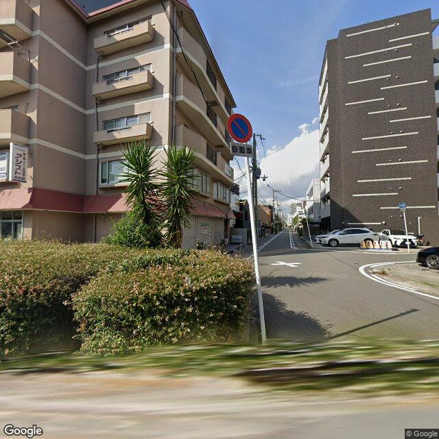 目印12：右折 する 目的地は前方左側です