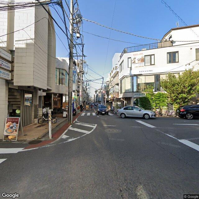 目印5：右折 して 自由通り / 都道426号 に入る 買取大吉 自由が丘店を通過する（34m 先、左手）