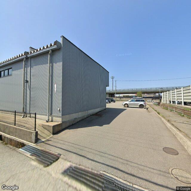 目印19：左折 する 目的地は前方左側です
