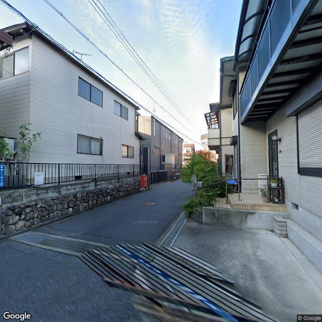 目印5：博多屋台ラーメンつぼちゃん が見えたら正しい道。直進