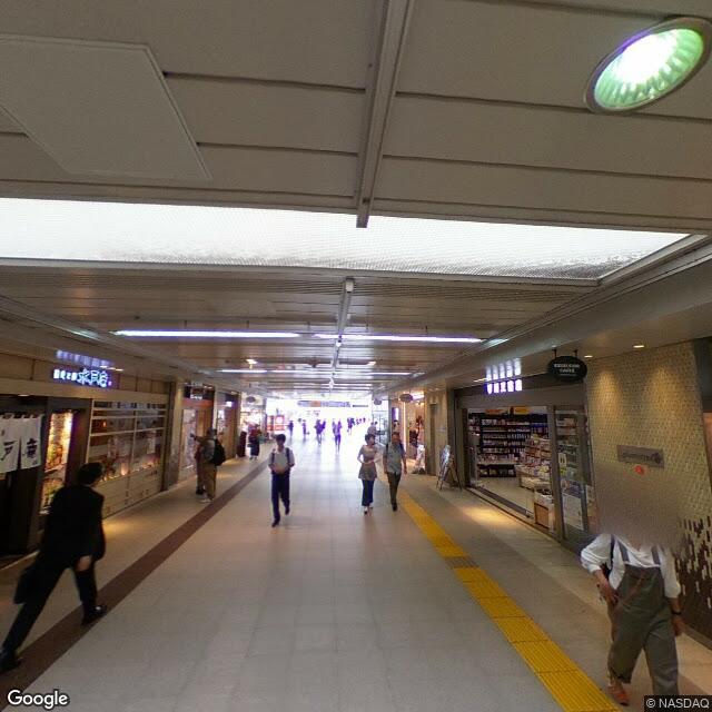 目印2：歩道橋を渡る
