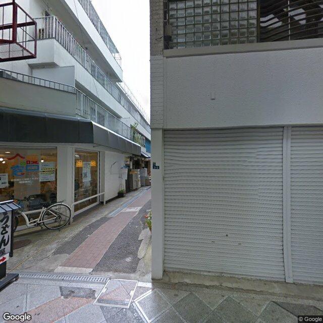 目印8：右折 する 目的地は前方右側です