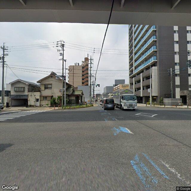 目印3：左折 して 瀬戸街道 / 県道15号 / 県道61号 に入る 目的地は前方左側です