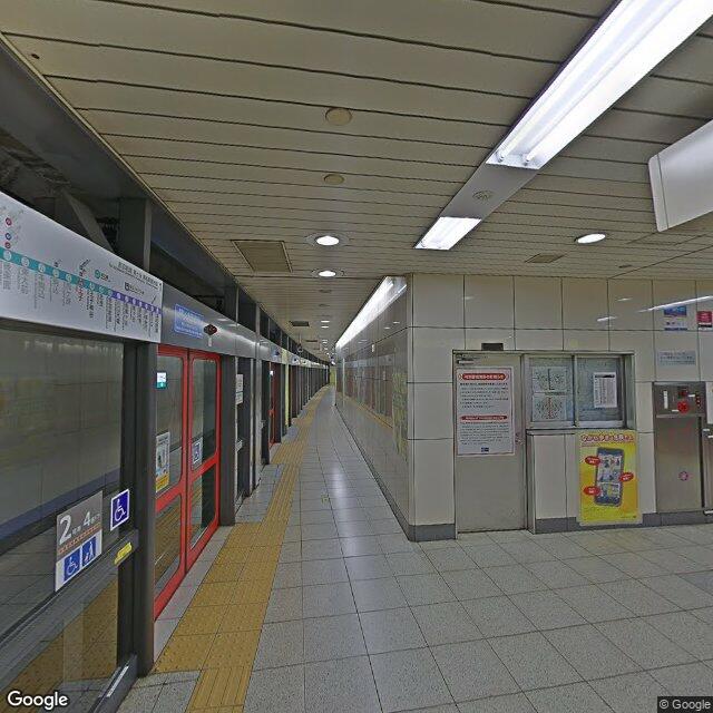 目印2：ファミリーマート 王子駅前店 を 左折 して 北本通り / 国道122号 に入る りそな銀行 王子支店を通過する（23m 先、右手） 目的地は前方右側です