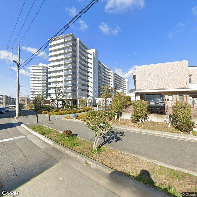目印11：目的地に到着。彩都西校（建物前）