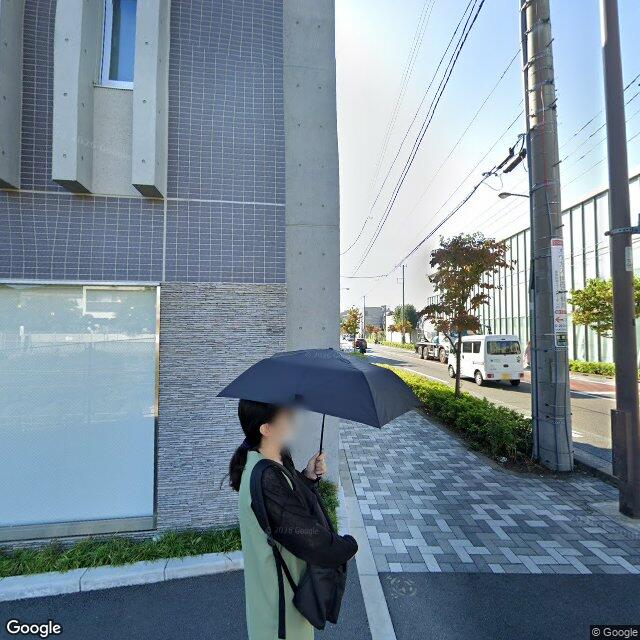 目印4：右折 して 安藤忠雄ストリート / 松原通り / 都道114号 に入る 目的地は前方左側です