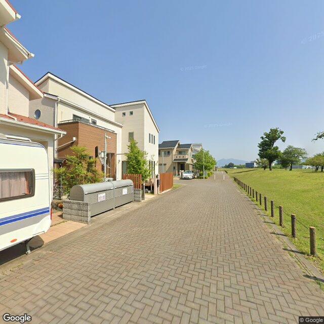 目印9：学園の杜公園 の前を通ってまっすぐ進みます